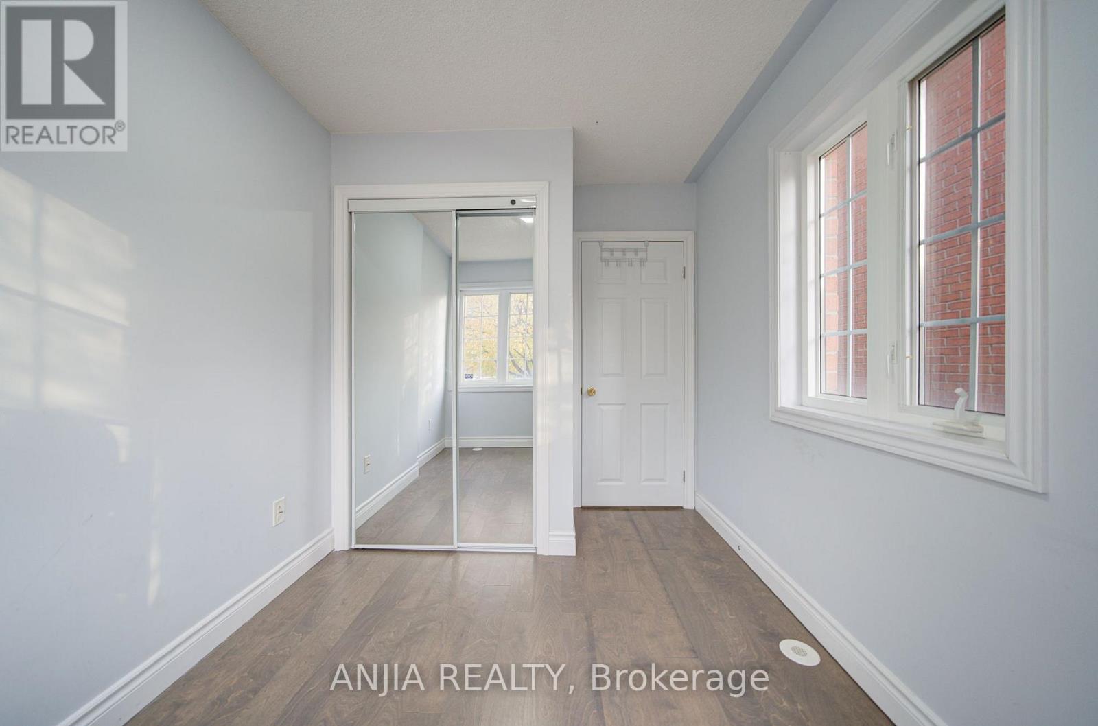 2434 Bur Oak Avenue Property Photo 10