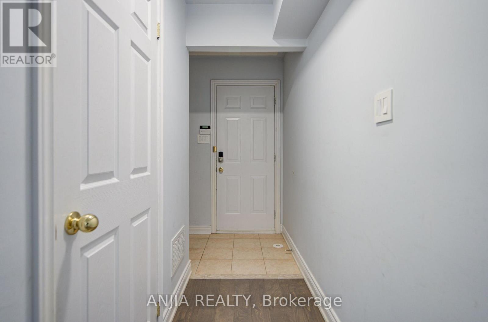 2434 Bur Oak Avenue Property Photo 11