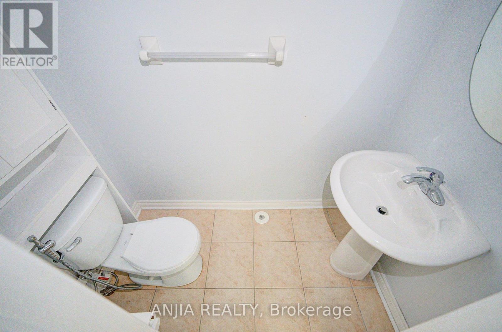 2434 Bur Oak Avenue Property Photo 12
