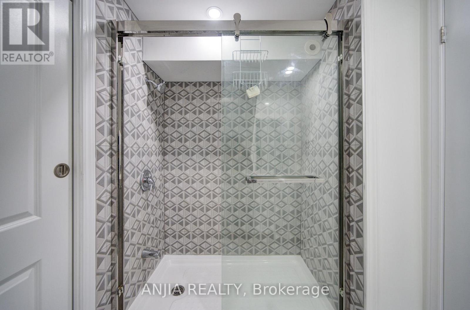 2434 Bur Oak Avenue Property Photo 17