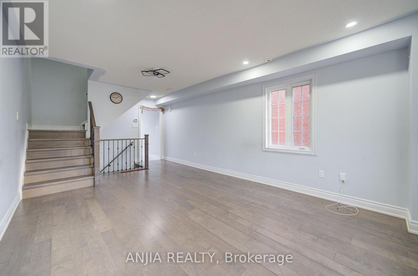 2434 Bur Oak Avenue Property Photo 22