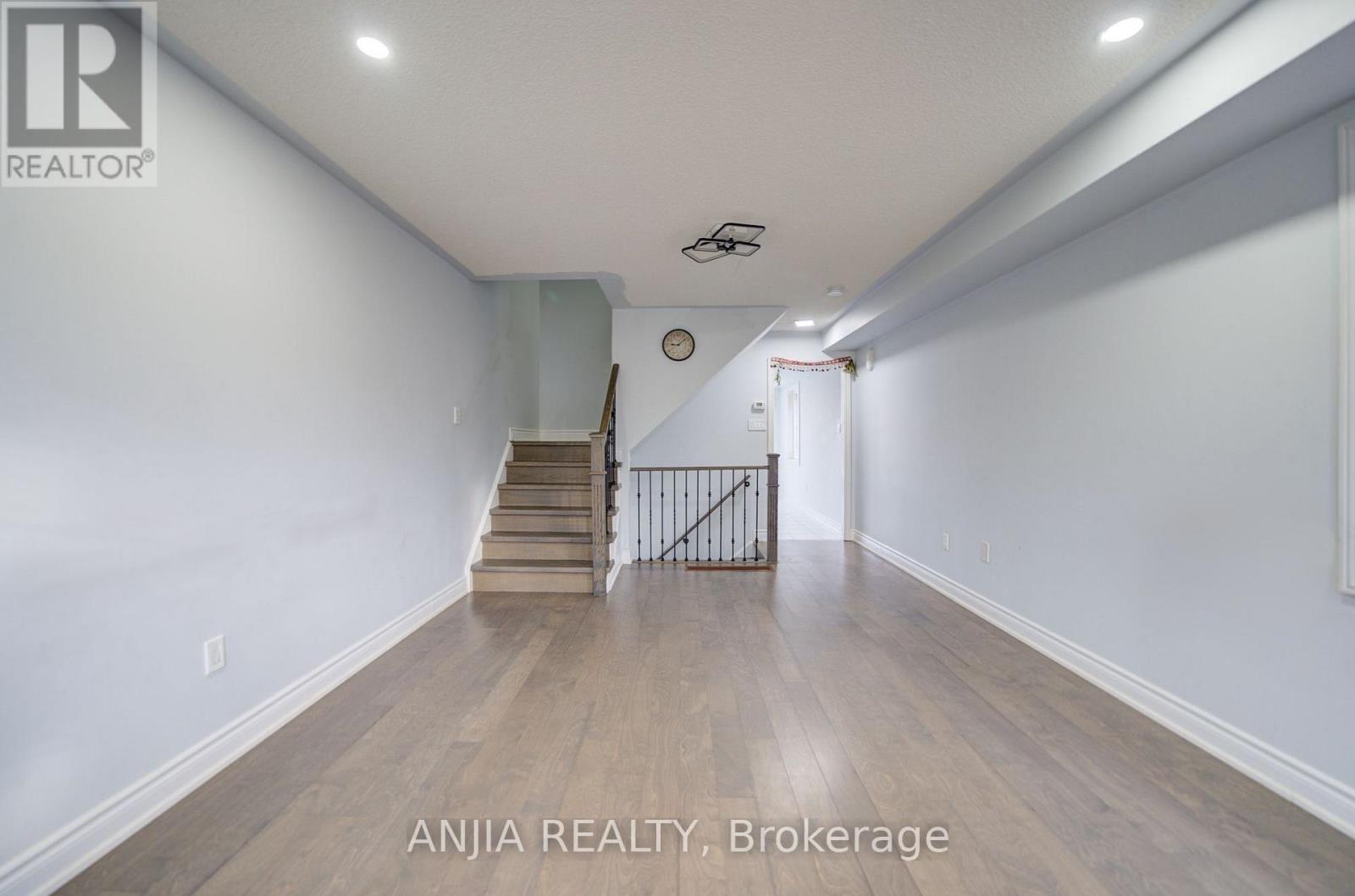 2434 Bur Oak Avenue Property Photo 23