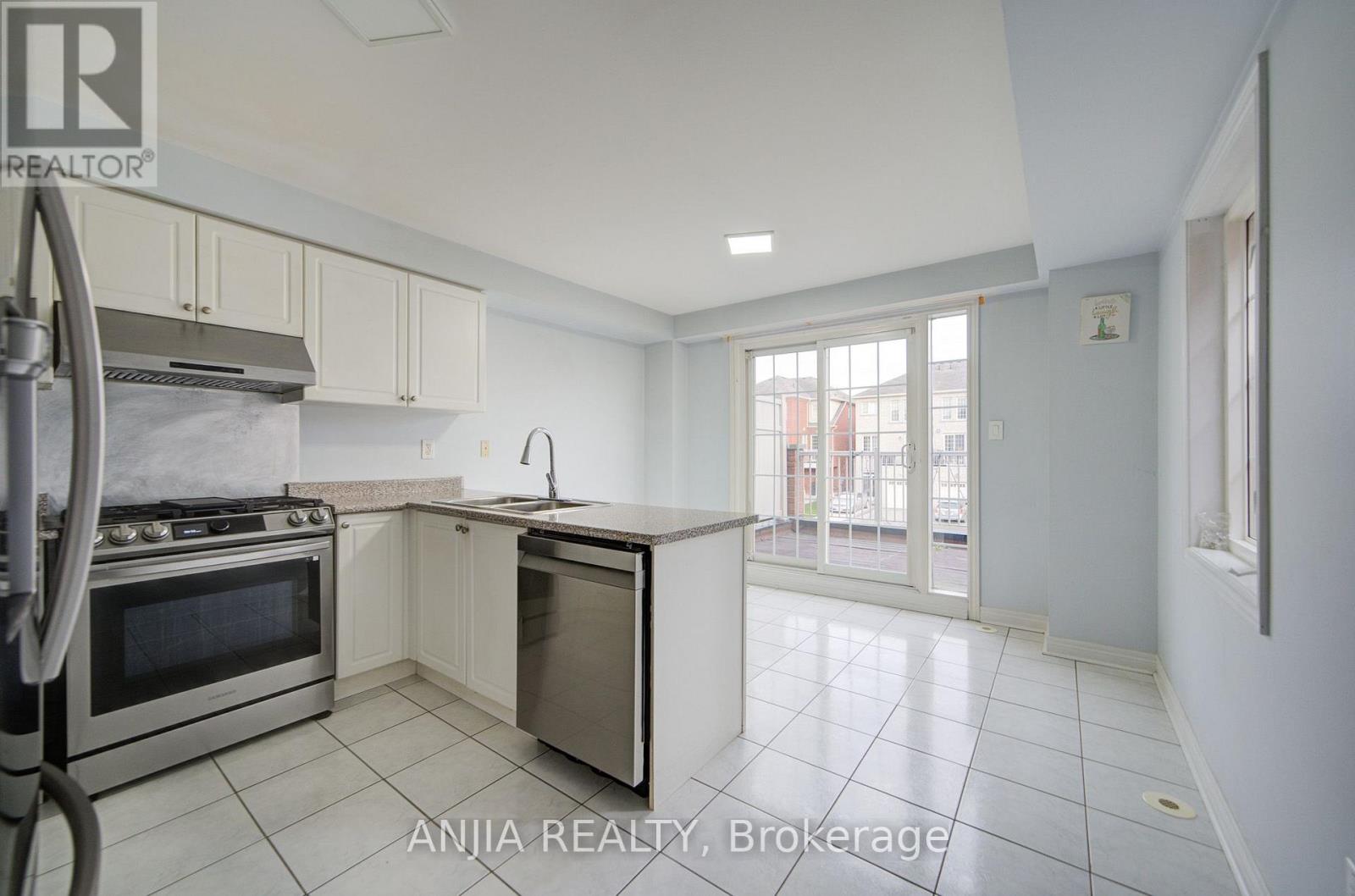 2434 Bur Oak Avenue Property Photo 25