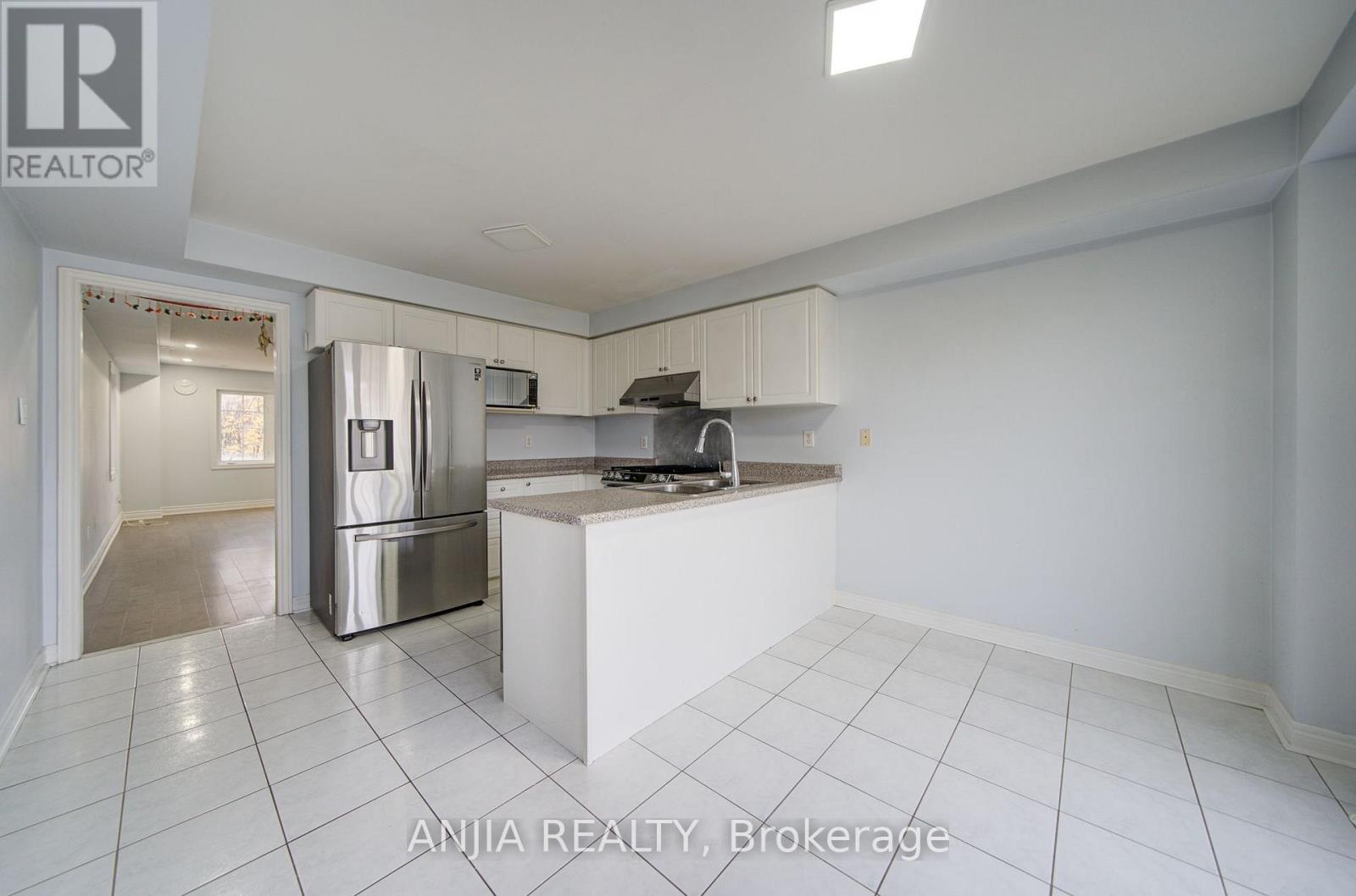 2434 Bur Oak Avenue Property Photo 30