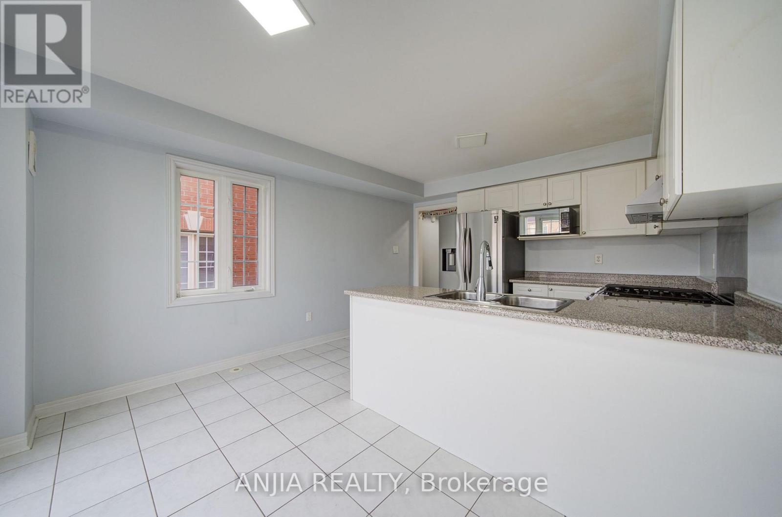 2434 Bur Oak Avenue Property Photo 31