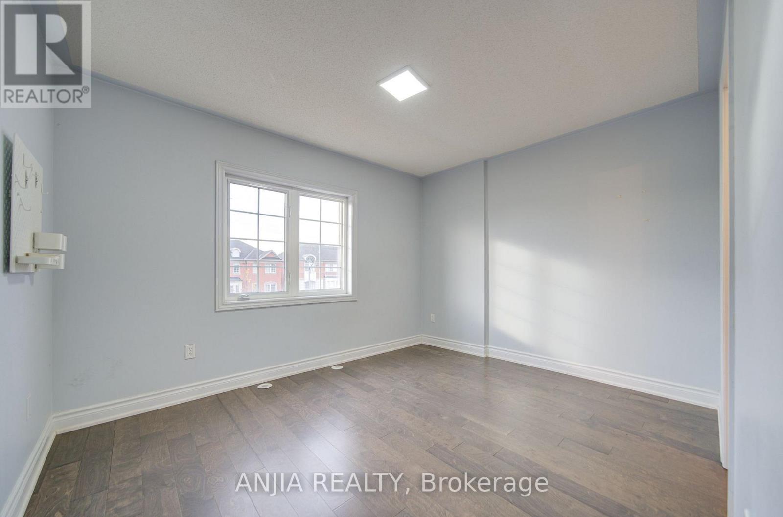 2434 Bur Oak Avenue Property Photo 39