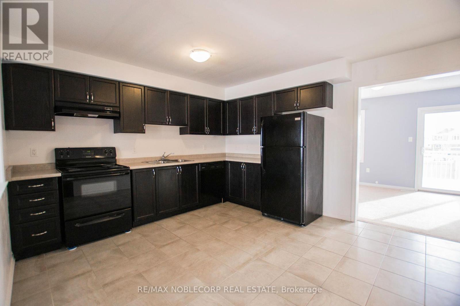 1287 Coleman Crescent Property Photo 6