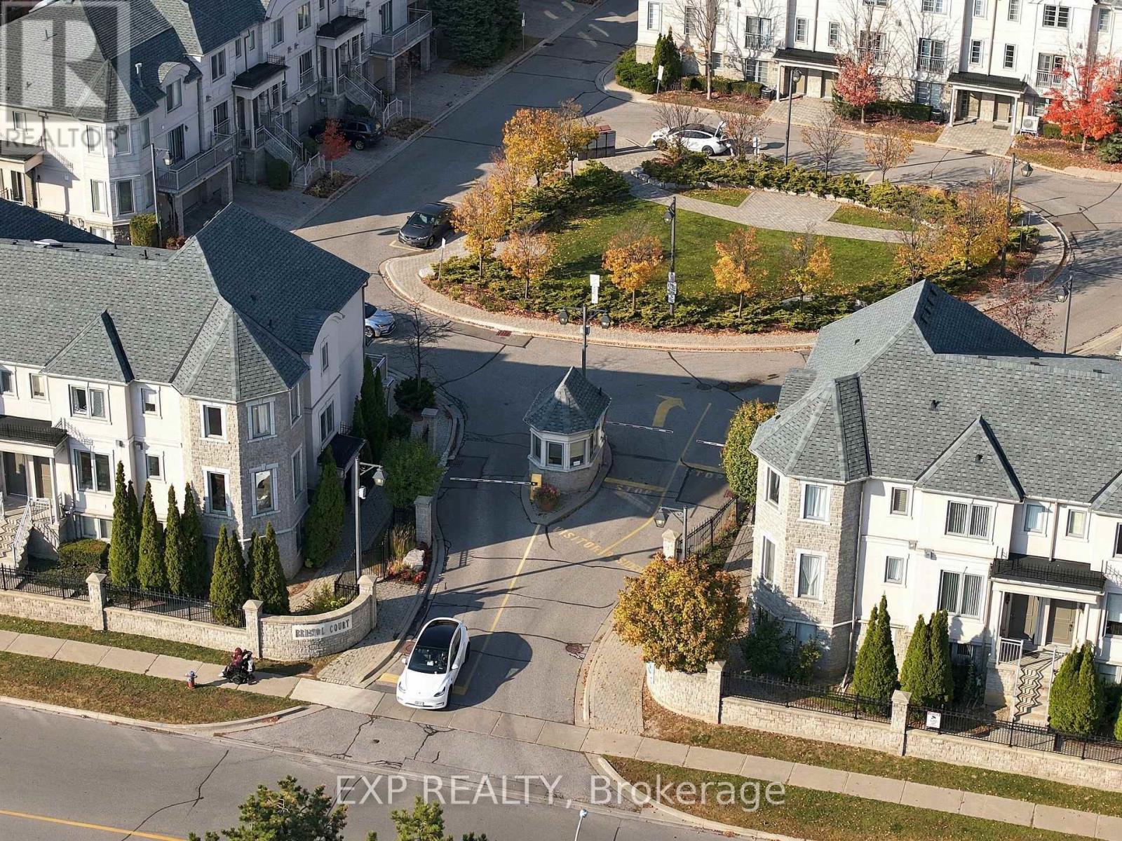 99 - 9133 Bayview Avenue Property Photo 1