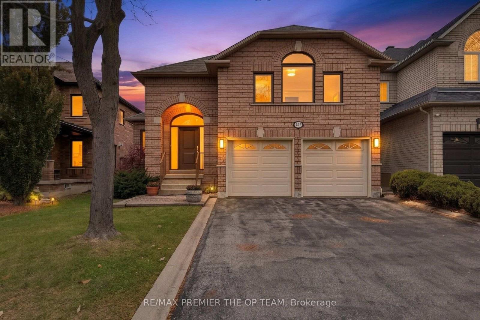 93 Cachet Hill Crescent Property Photo 1
