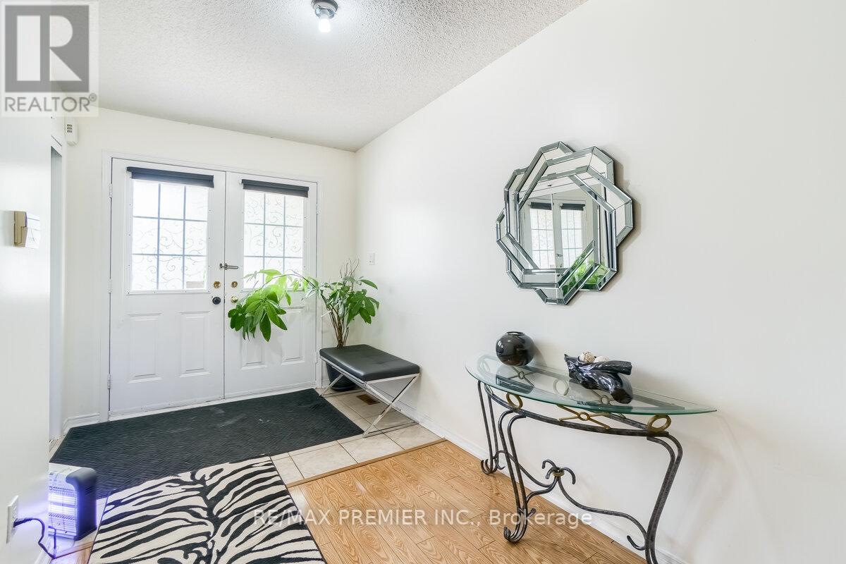 193 Roxbury Street Property Photo 4