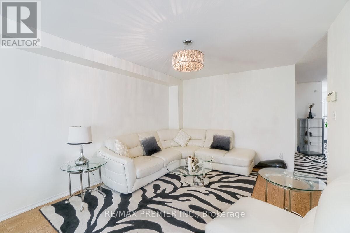 193 Roxbury Street Property Photo 7