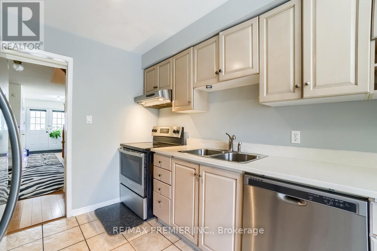 193 Roxbury Street Property Photo 14