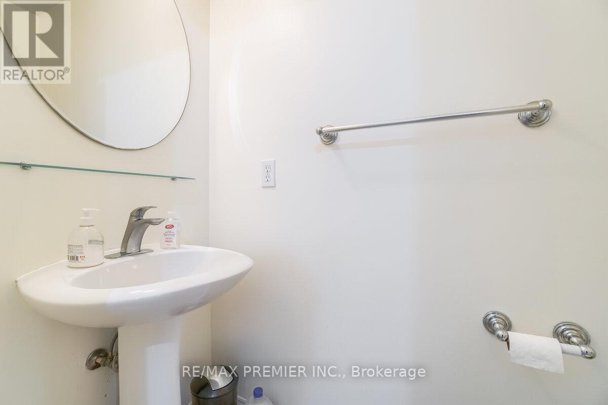 193 Roxbury Street Property Photo 16