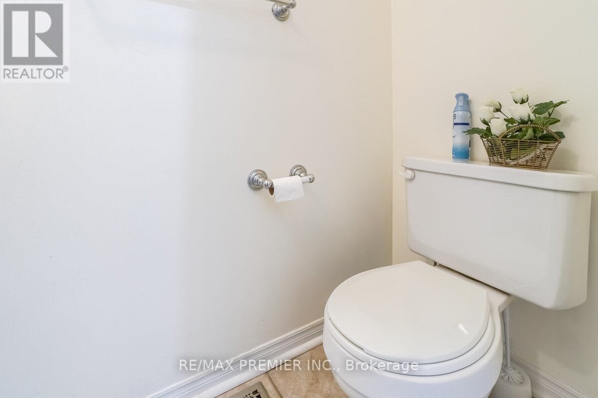 193 Roxbury Street Property Photo 17