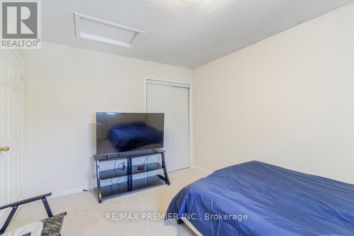 193 Roxbury Street Property Photo 24