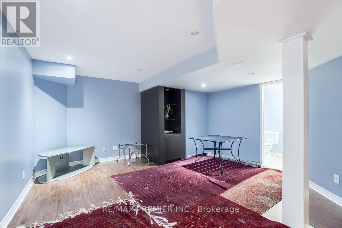 193 Roxbury Street Property Photo 31