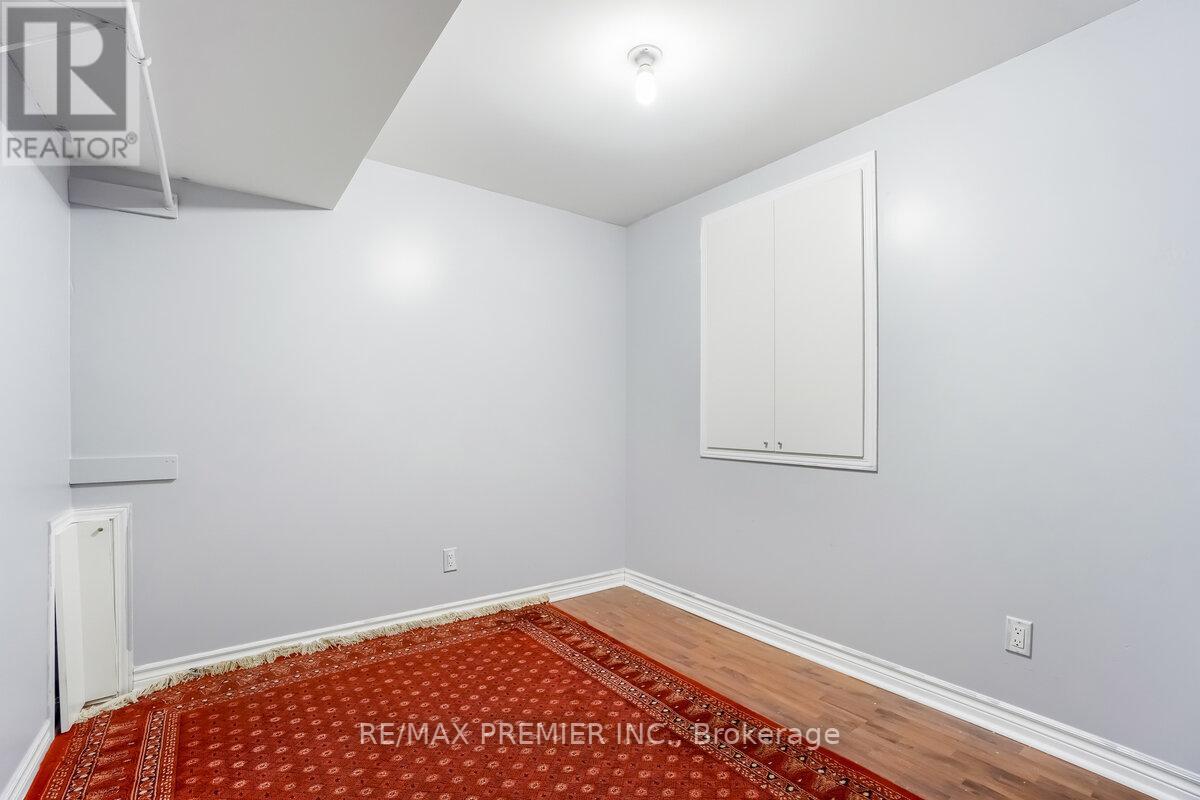 193 Roxbury Street Property Photo 32
