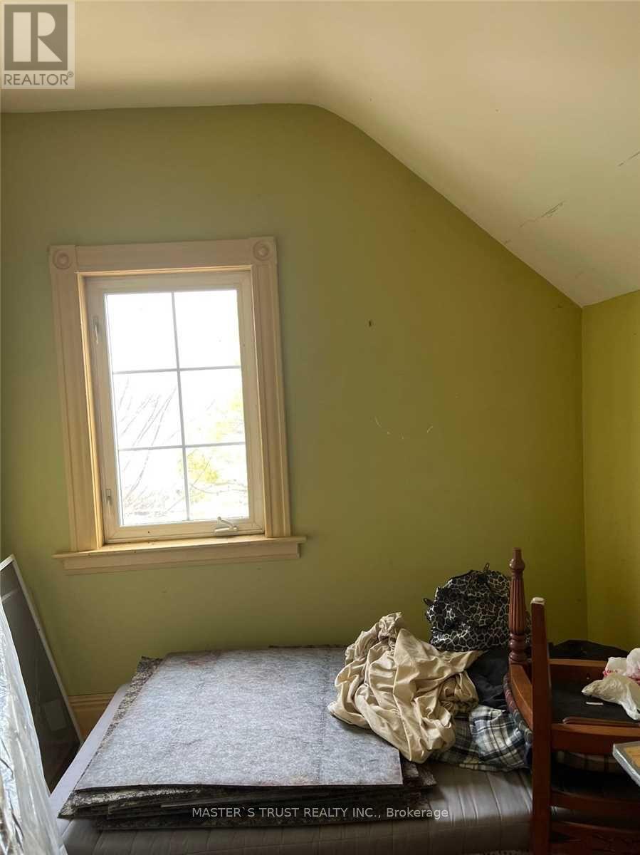 1640b Highway 48 East Road E Property Photo 12