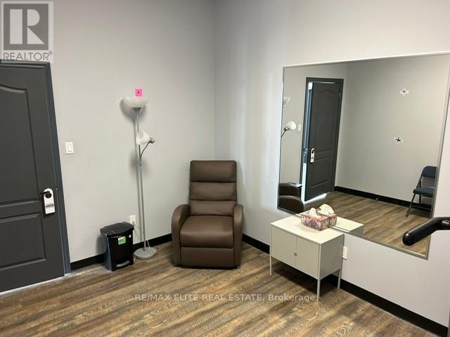 4-a - 7310 Woodbine Avenue E Property Photo 4