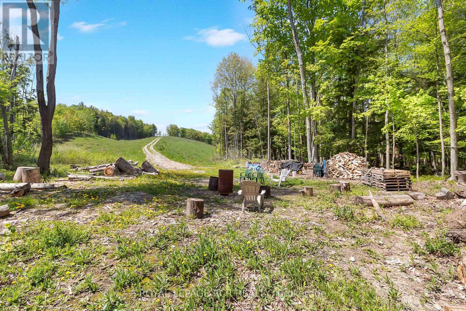 6651 Third Line Property Photo 8