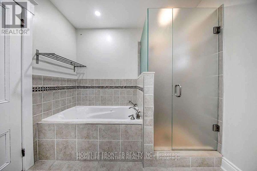 81 Centre Street E Property Photo 9