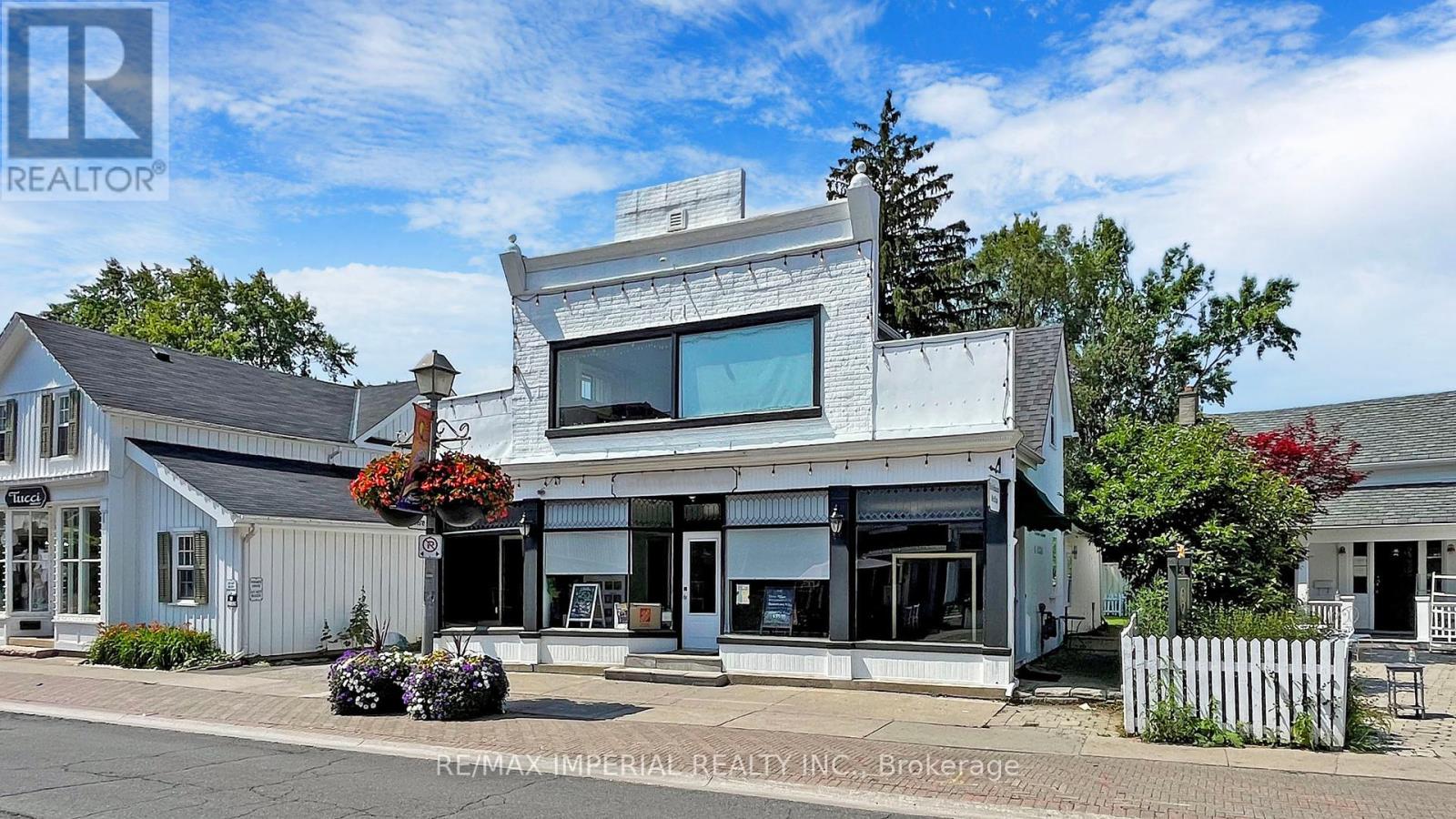 156 Main St Unionville Property Photo 2