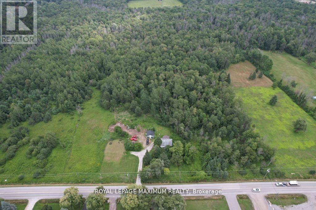20223 Bathurst Street Property Photo 8
