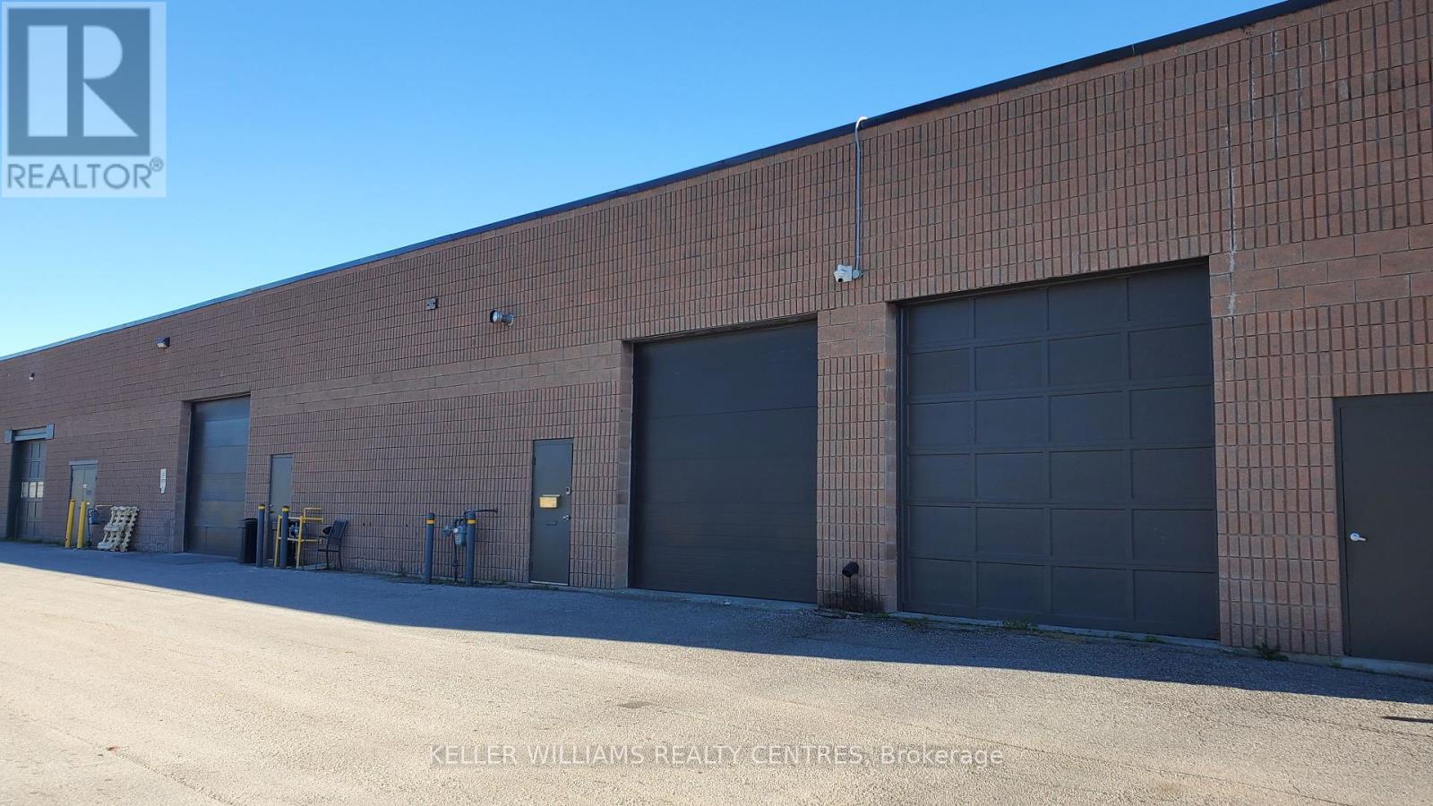 9 - 24707 Woodbine Avenue Property Photo 2