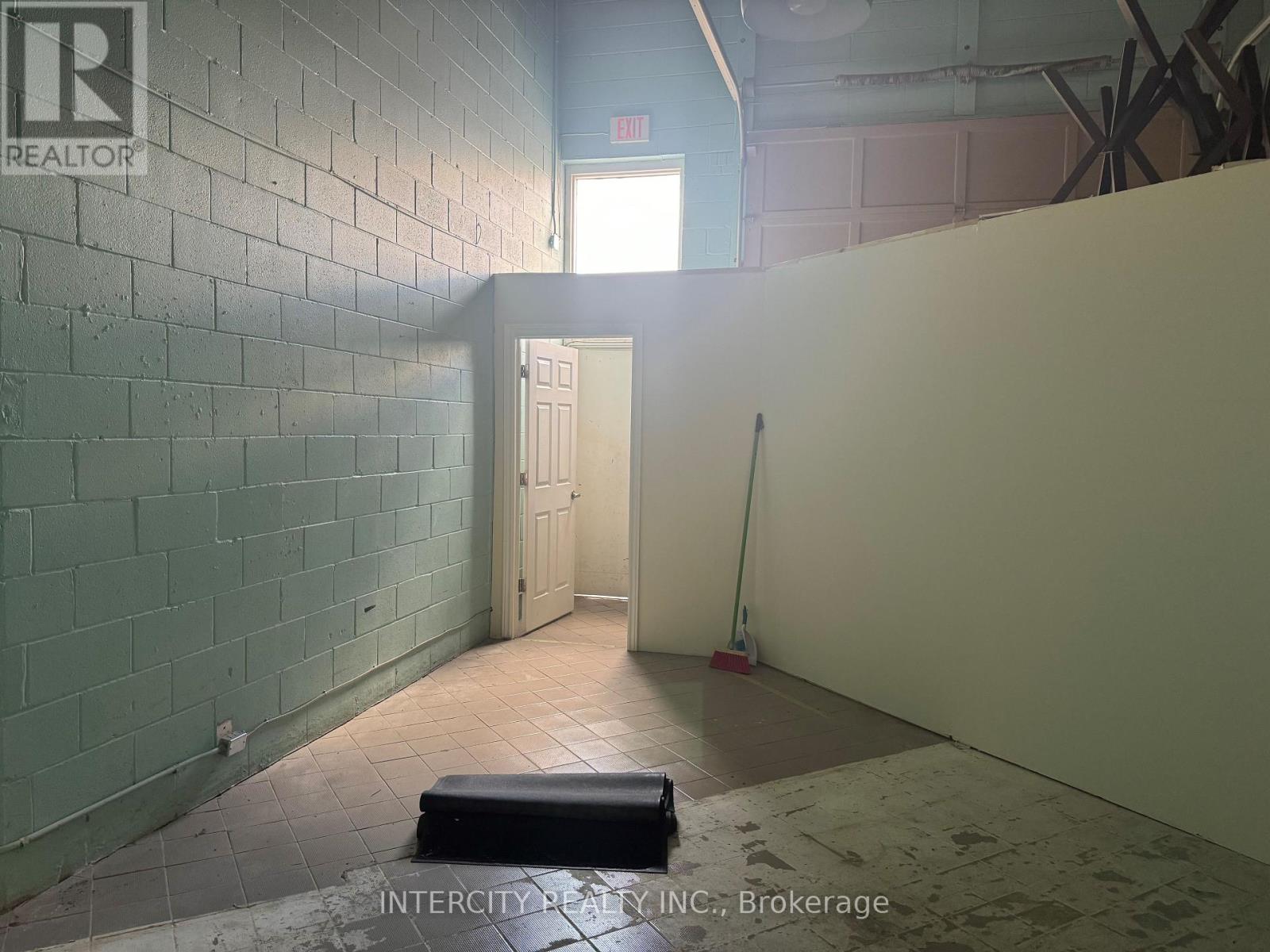 105a - 2100 Steeles Avenue W Property Photo 6