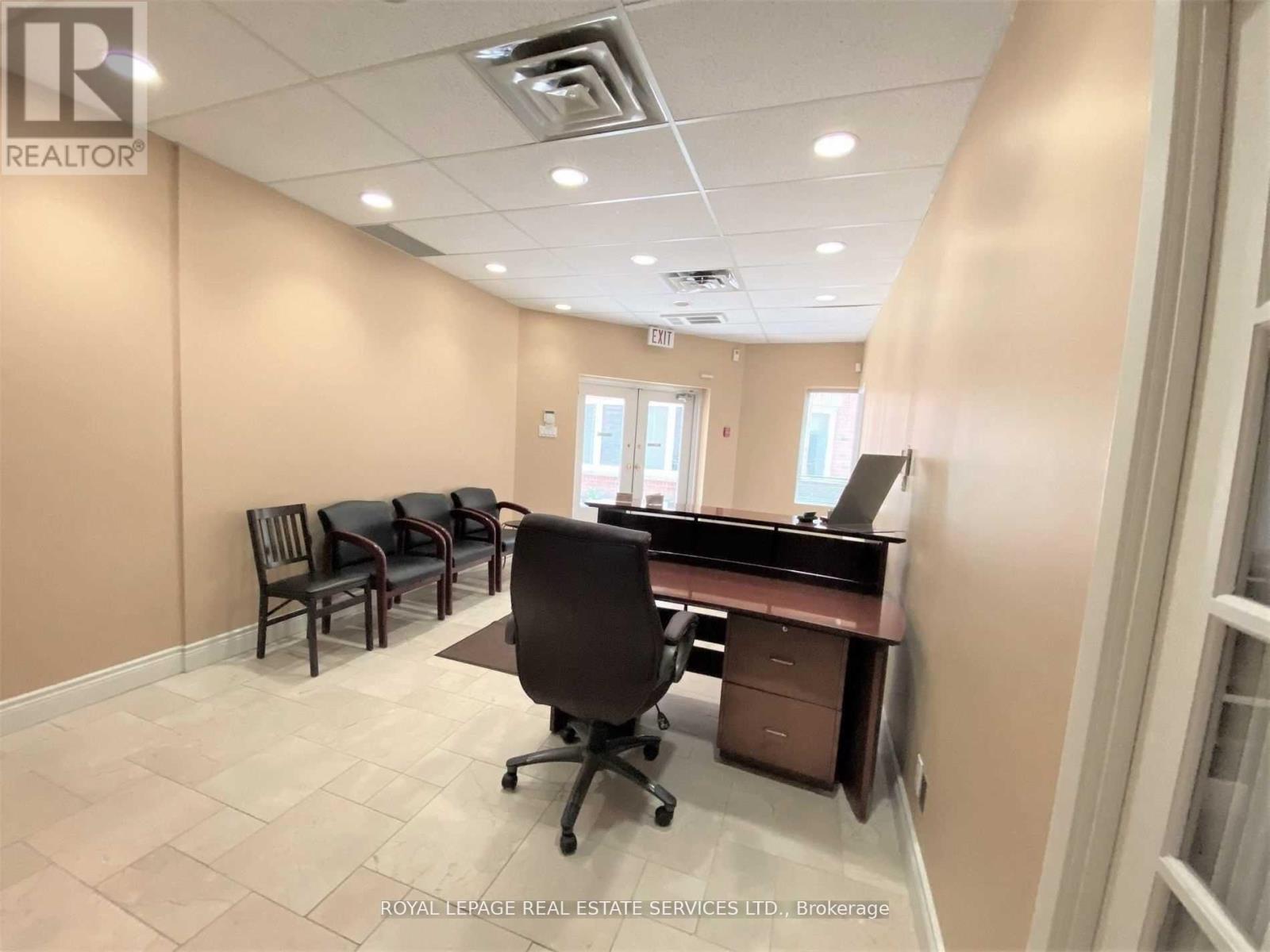 29 - 7626a Yonge Street Property Photo 6