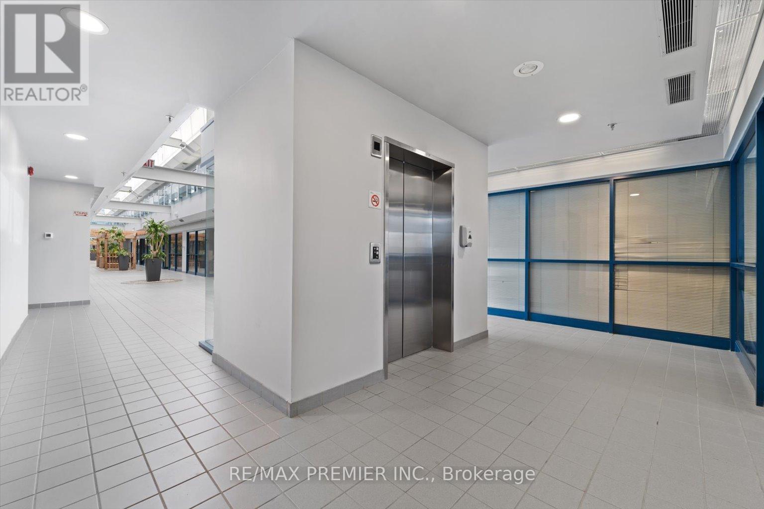 222 - 8901 Woodbine Avenue Property Photo 6