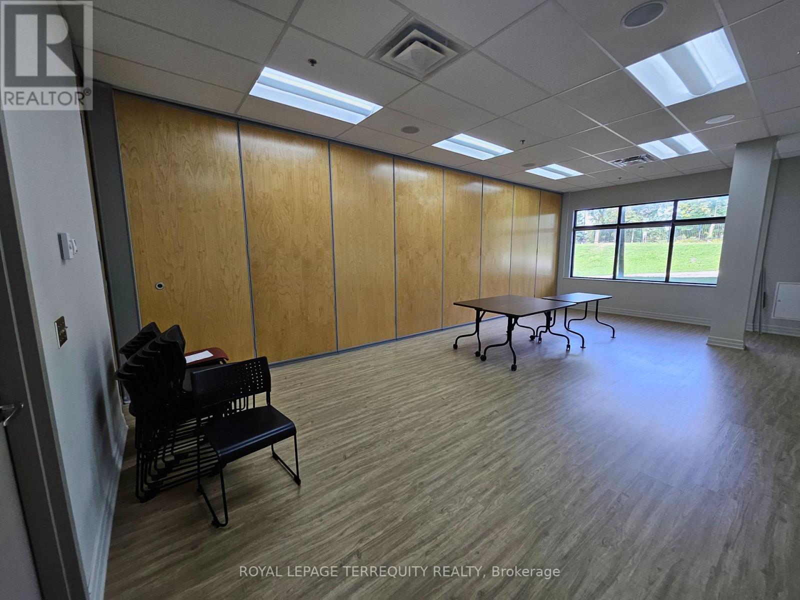 Room C - 9333 Woodbine Avenue Property Photo 14
