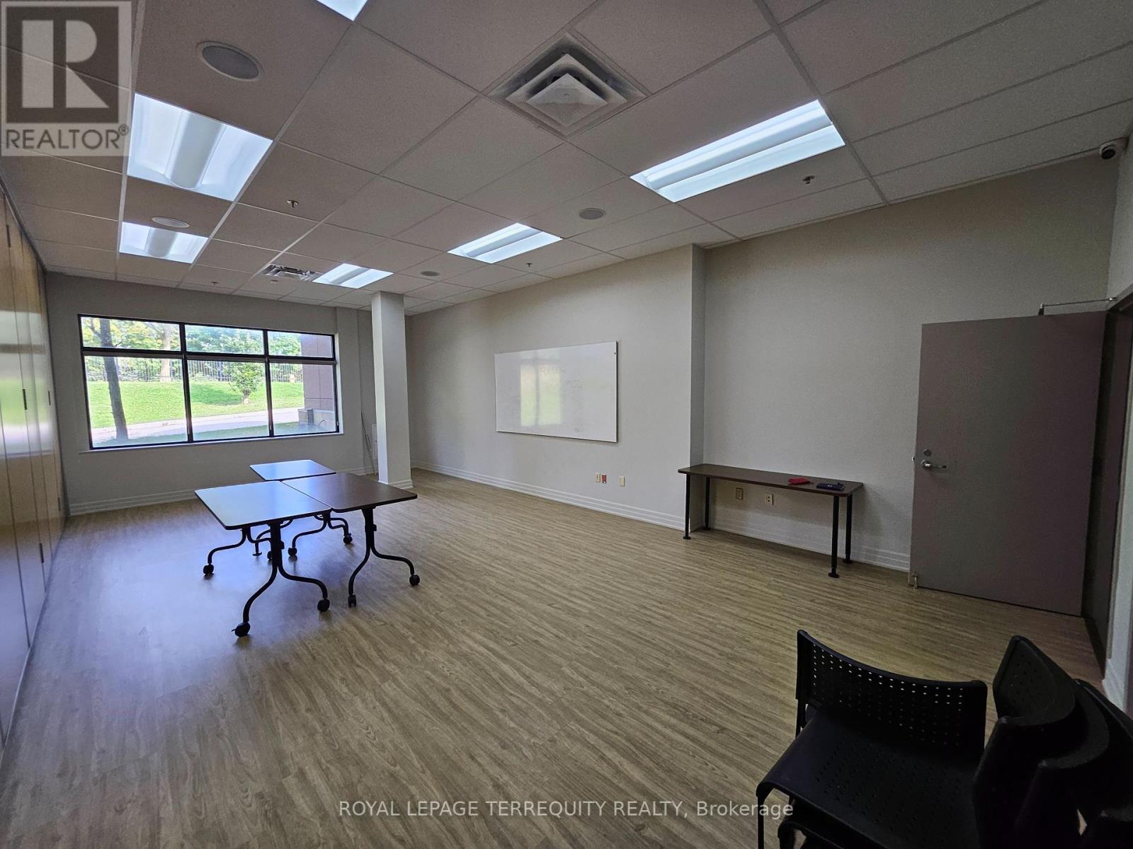 Room C - 9333 Woodbine Avenue Property Photo 15