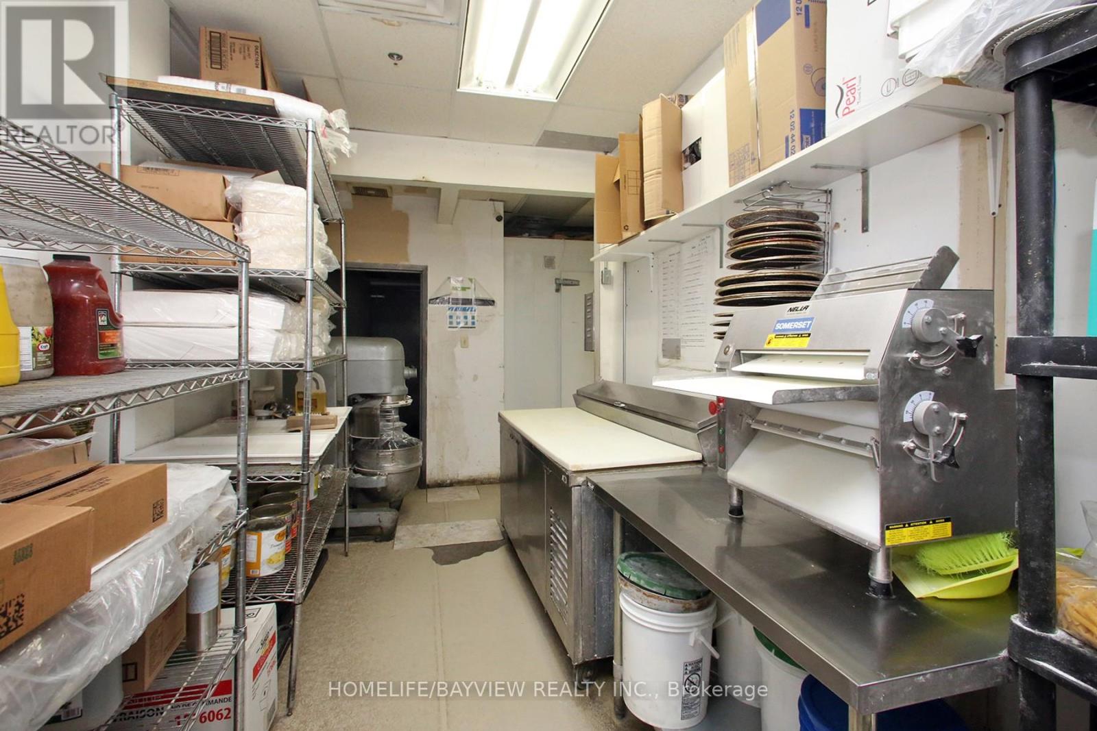 16-17 - 1285 Elgin Mills Road Property Photo 15