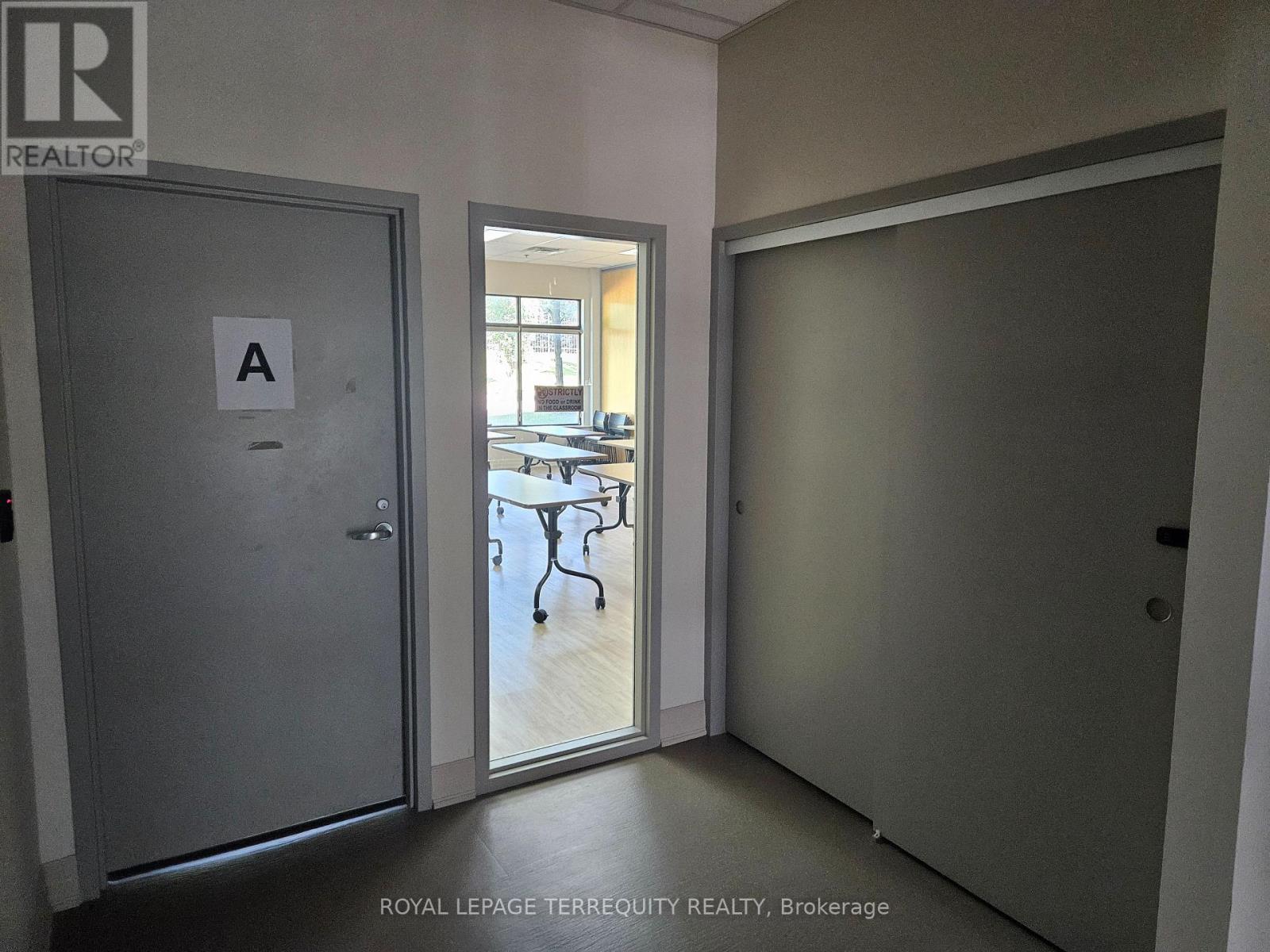 Room A - 9333 Woodbine Avenue Property Photo 2