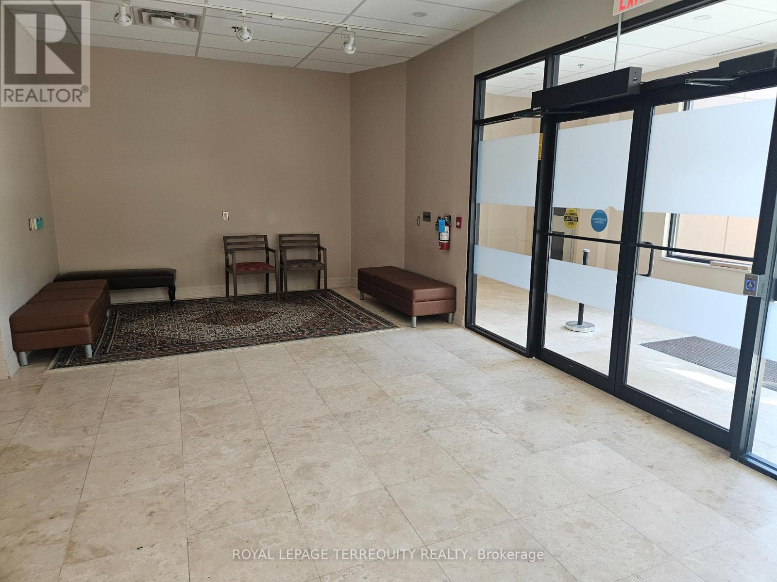 Room A - 9333 Woodbine Avenue Property Photo 3