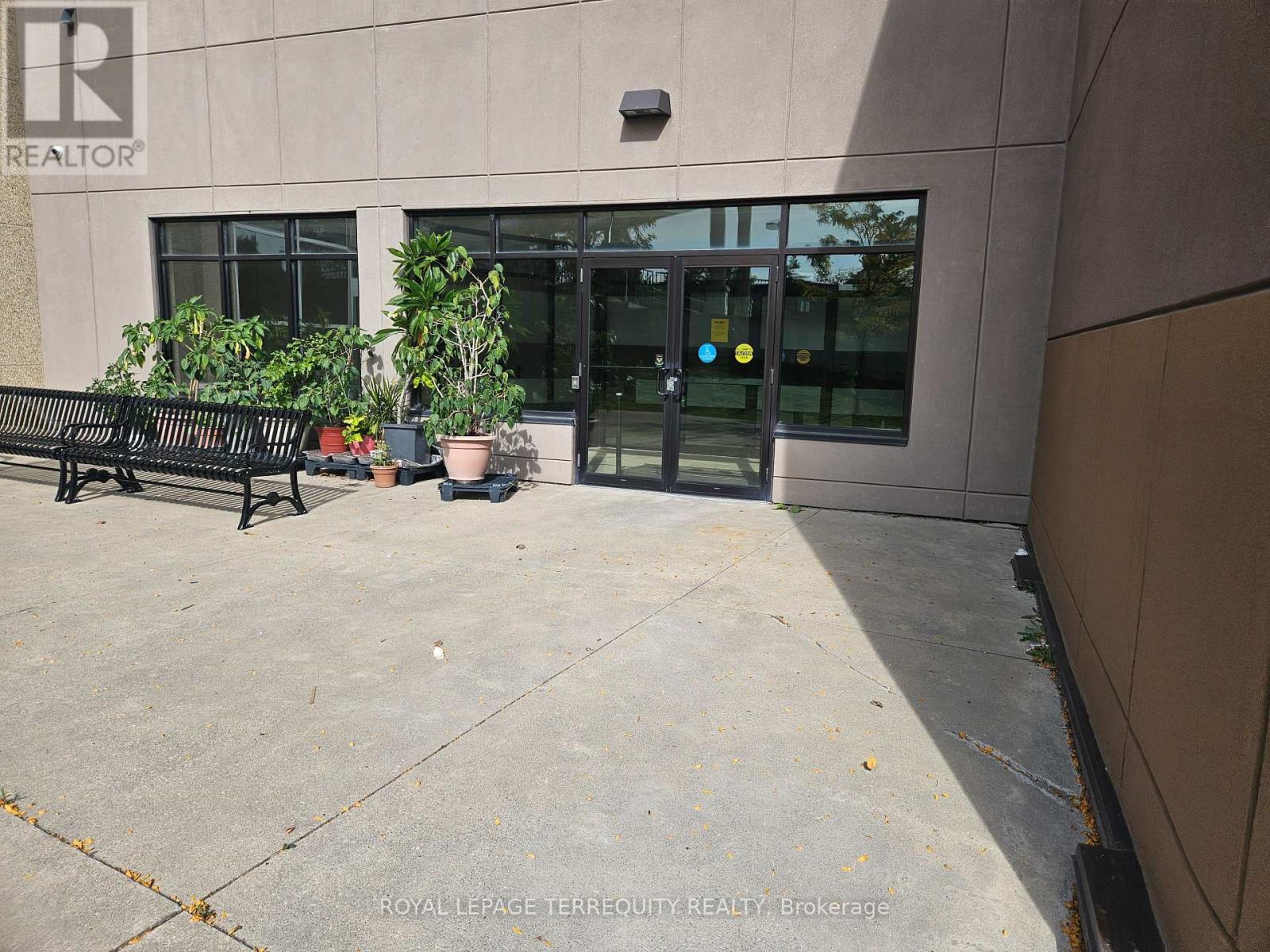 Room A - 9333 Woodbine Avenue Property Photo 12