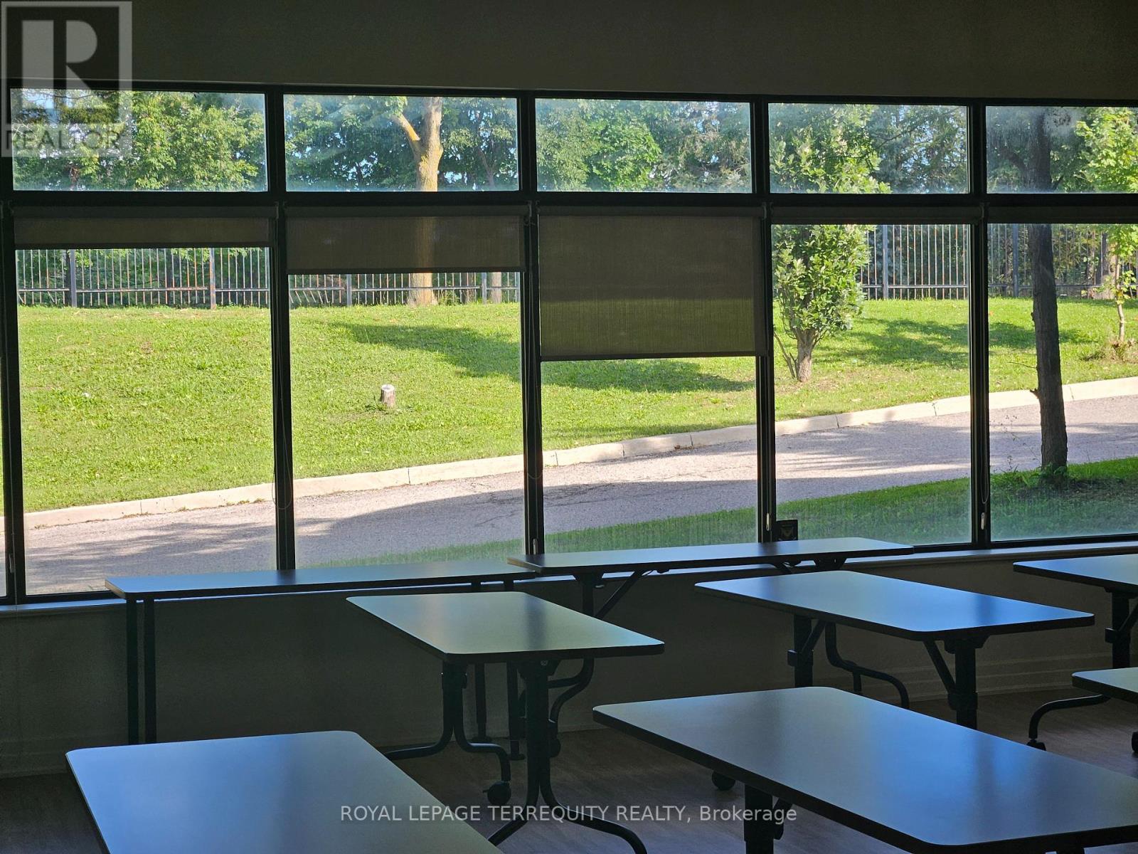 Room A - 9333 Woodbine Avenue Property Photo 18