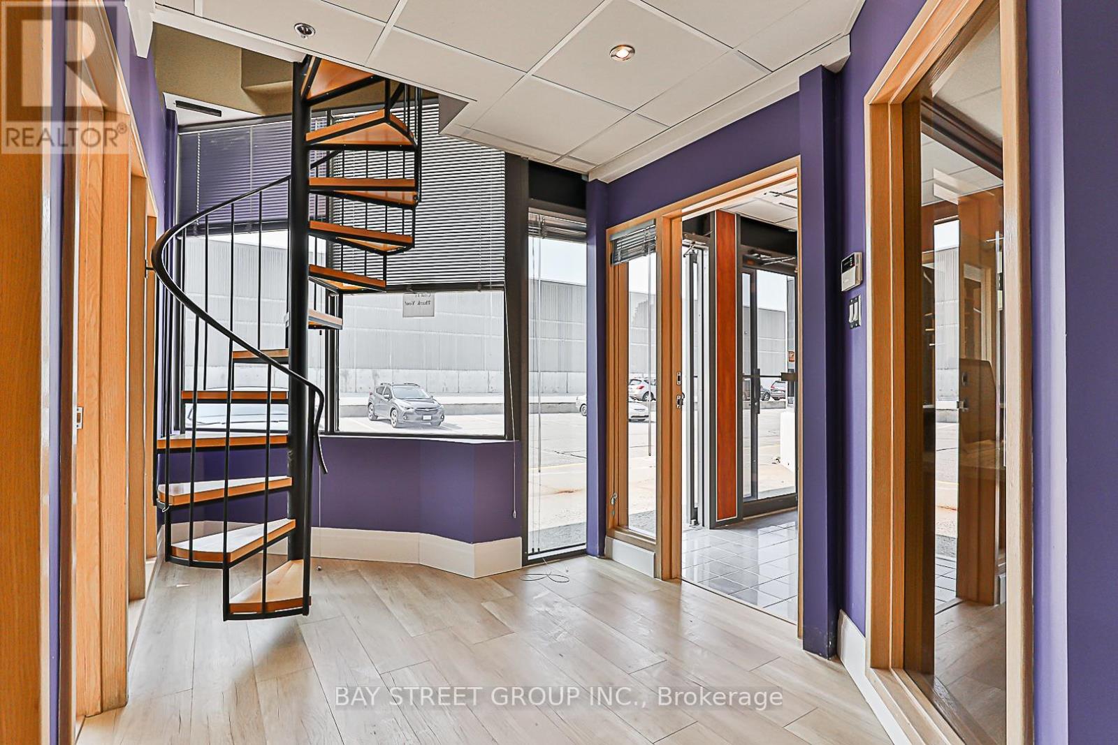 11 & 12 - 60 West Wilmot Street Property Photo 3