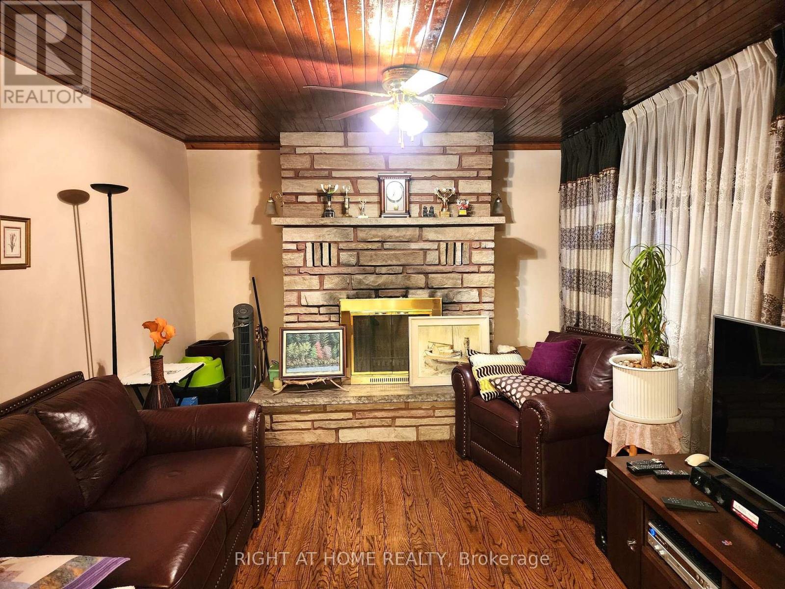 23565 Lake Ridge Road Property Photo 9
