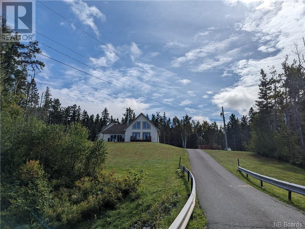 1050 Rivière À La Truite Property Photo 1