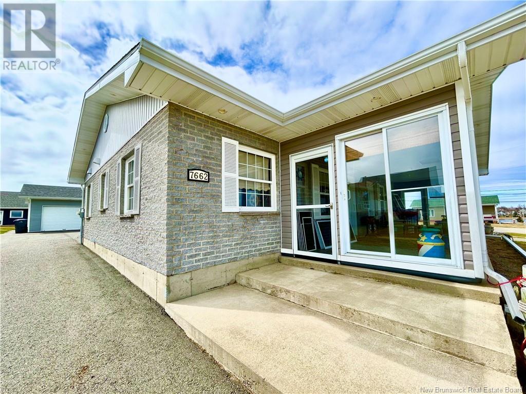 7662 Du Havre Property Photo 4