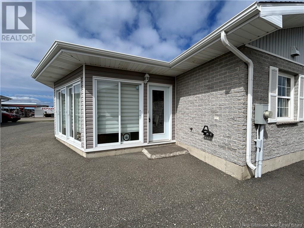 7662 Du Havre Property Photo 6
