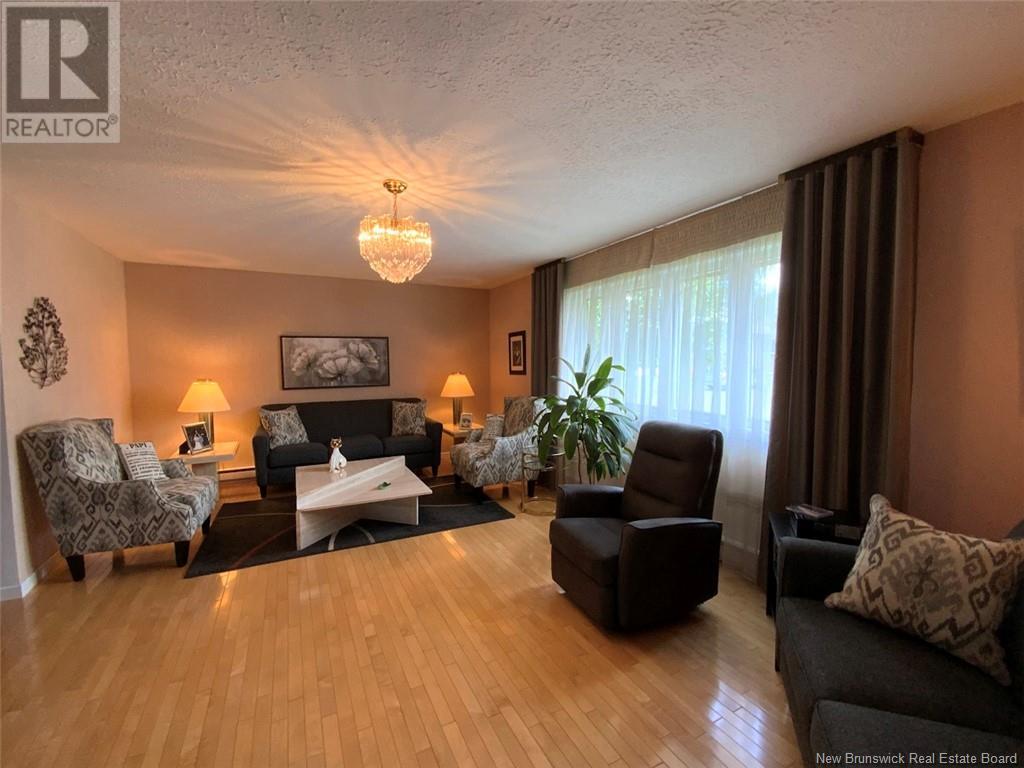 60 Lily Avenue Property Photo 4
