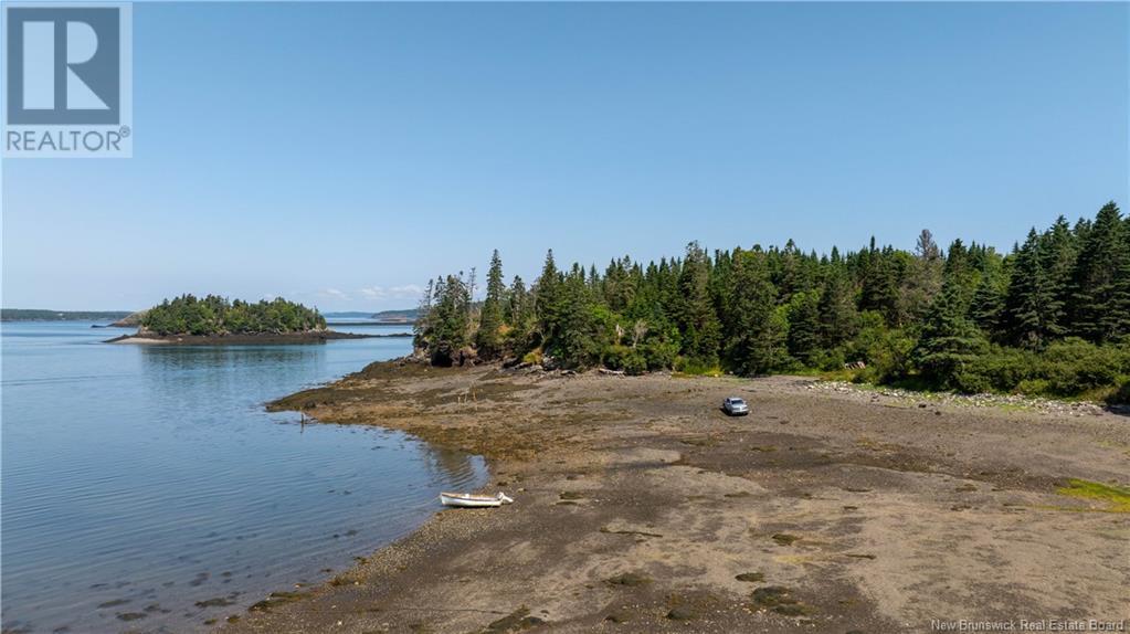 Narrows Road Property Photo 10