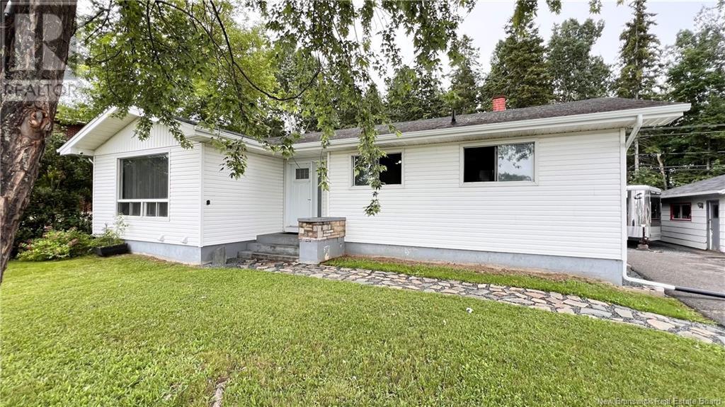 1235 Vanier Property Photo 2