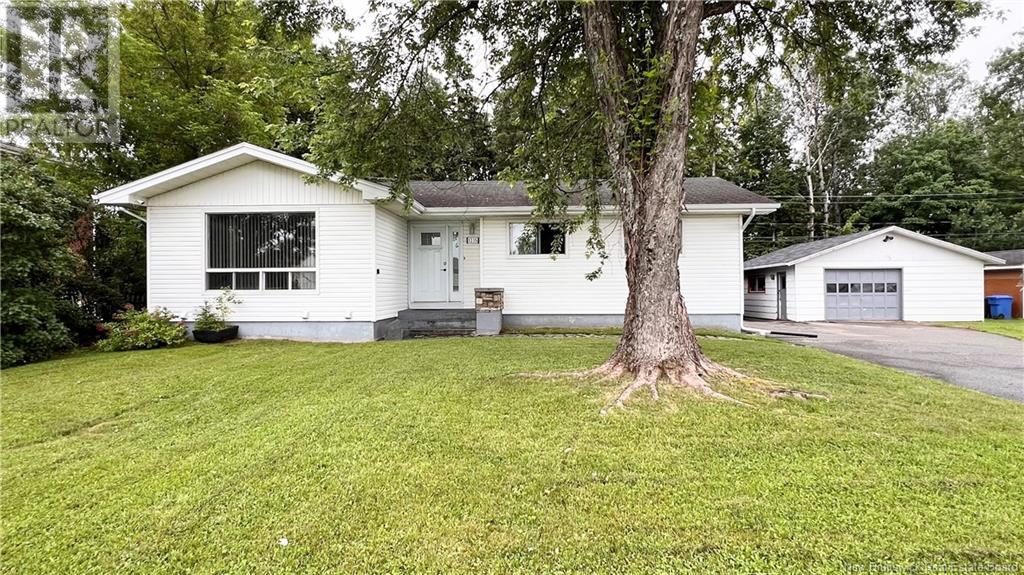 1235 Vanier Property Photo 3