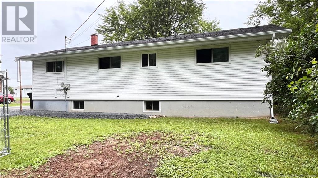 1235 Vanier Property Photo 4