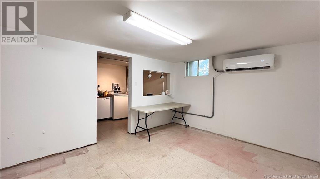 1235 Vanier Property Photo 37
