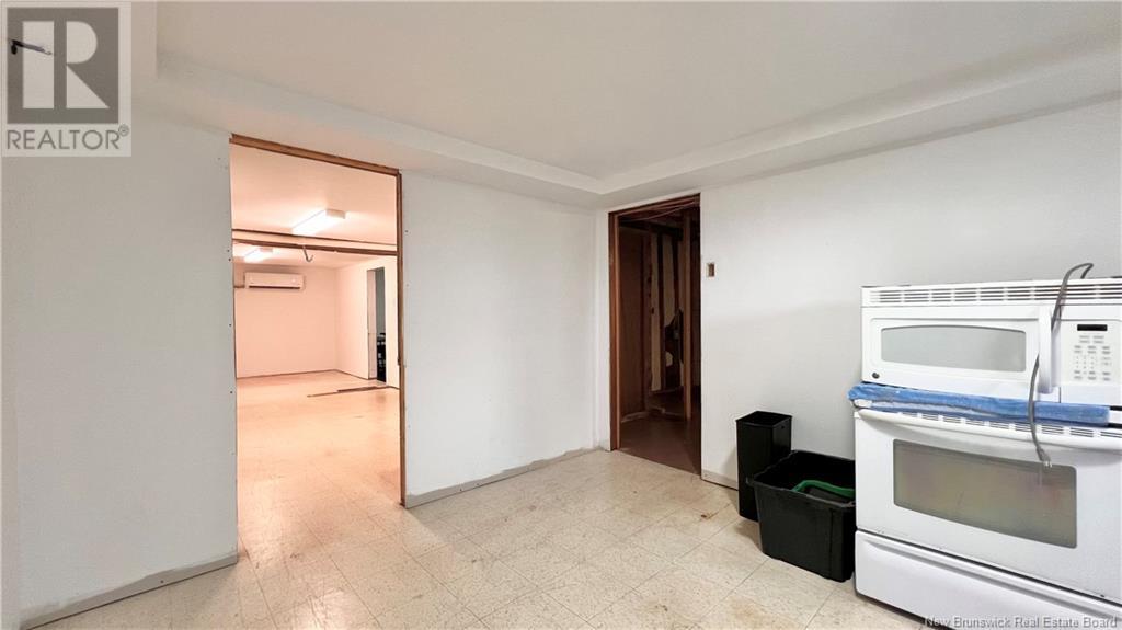 1235 Vanier Property Photo 42
